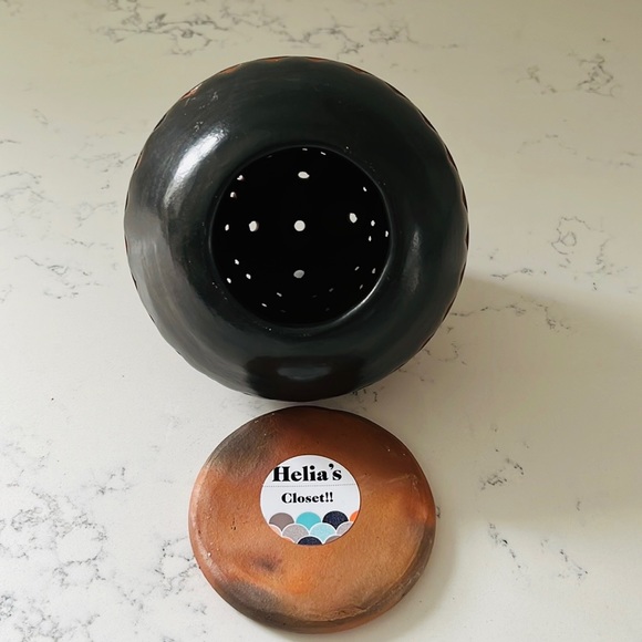 Nicaraguan Handmade Clay Black Candle Holder - Picture 9 of 10